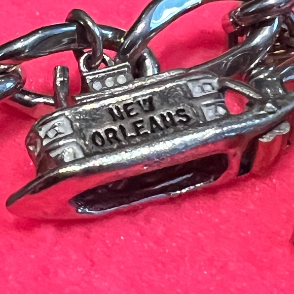 Monet Vintage 7” Charm Bracelet, DC & More - Picture 8 of 11